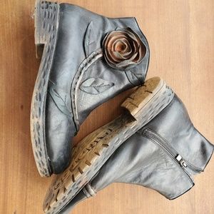 Black leather socofy boots